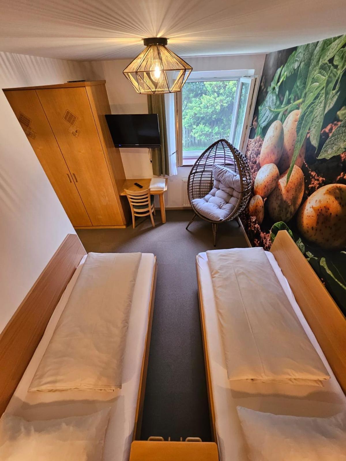 Genussgasthof Willenshofer Sankt Kathrein am Hauenstein Bilik gambar
